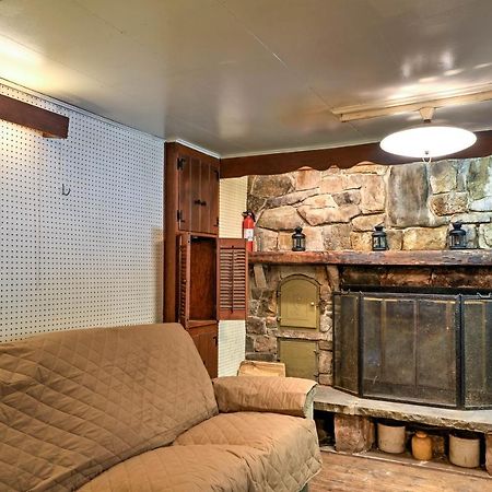 Rustic Bedford Cabin Near Hunting And Fishing Exterior foto