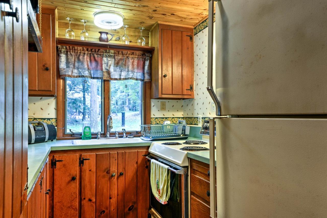 Rustic Bedford Cabin Near Hunting And Fishing Exterior foto
