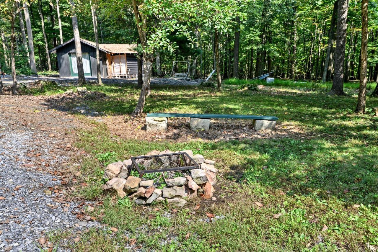 Rustic Bedford Cabin Near Hunting And Fishing Exterior foto